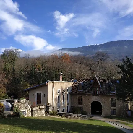 Appartement Chateau Uriage-Chamrousse Saint-Martin-dʼUriage Exterior foto